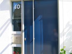 Blaue Haustür von HDE in Haan