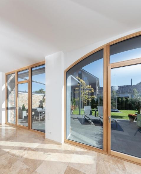 Bodentiefe Holz-Aluminium-Fenster