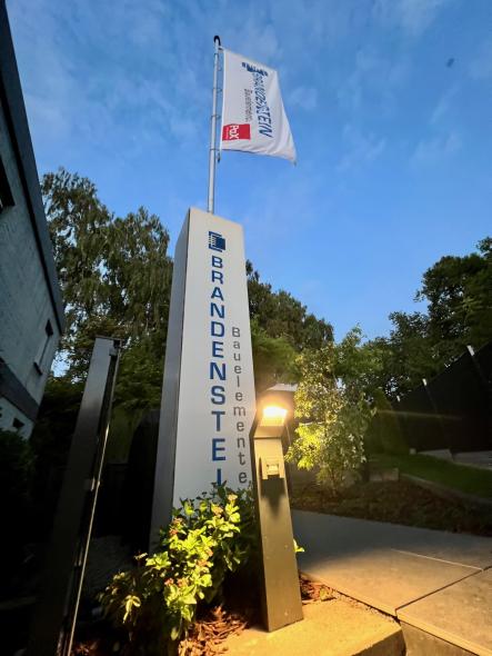 Eingangsbereich Firmengelände in Haan