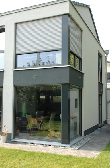 Graue Eckfenster in Heiligenhausen